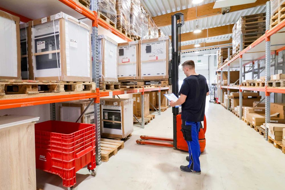 Unser Regallager im Möbellager