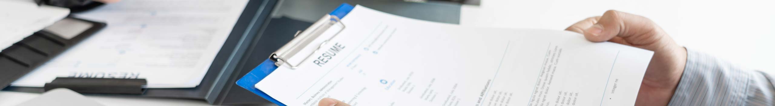 Emotionbild Jobhaus mit Lebensläufen